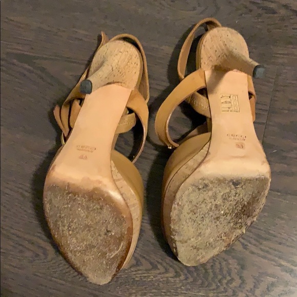 Gucci mustard yellow heels with gold hardware - Picture 4 of 7